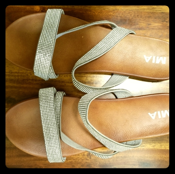 mia sandals silver